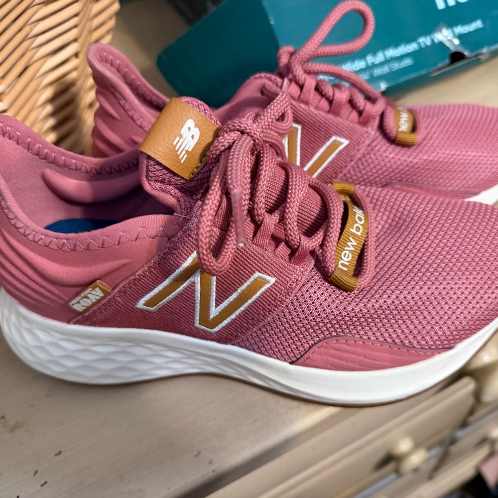 New Balance Women's Rose Sneakers